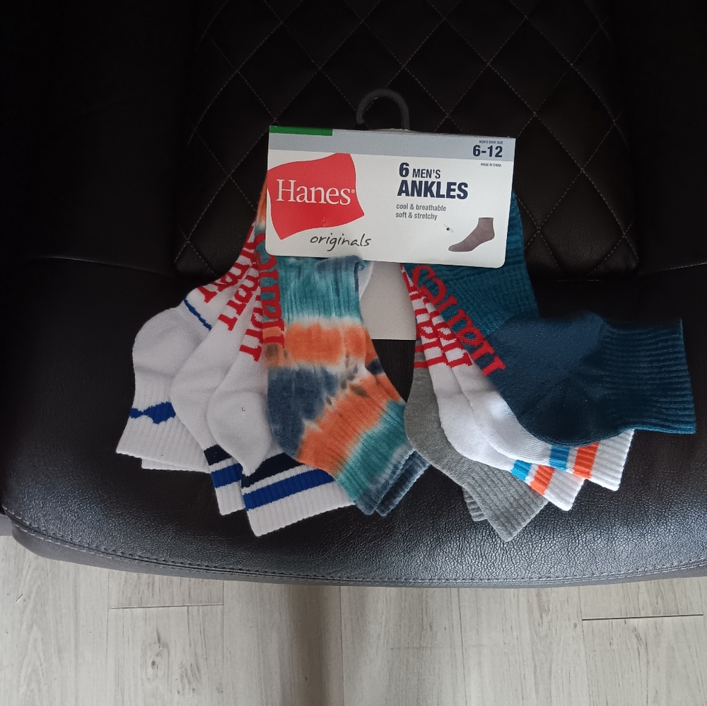 Hanes originals 6 pack of mens ankle socks.  Size 6-12 multi color 🧦